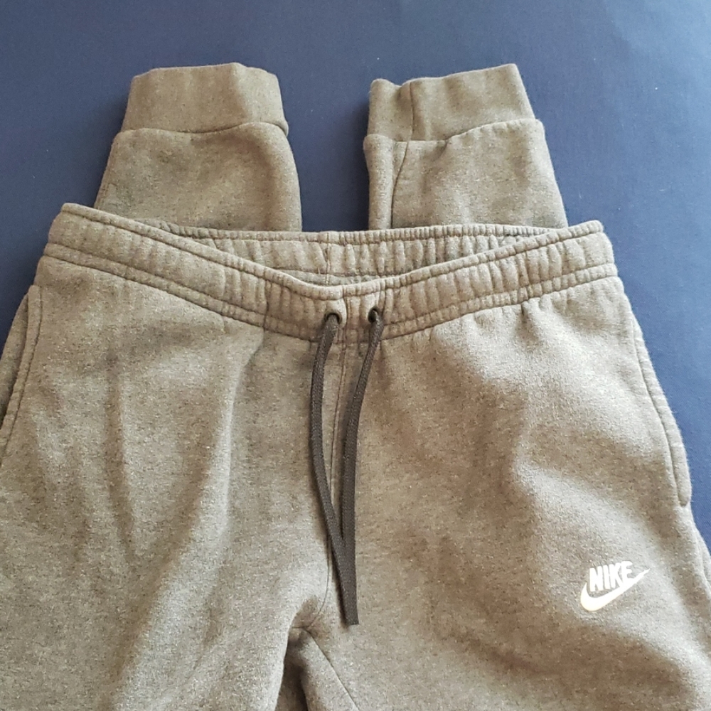 Nike dark grey sweatpants